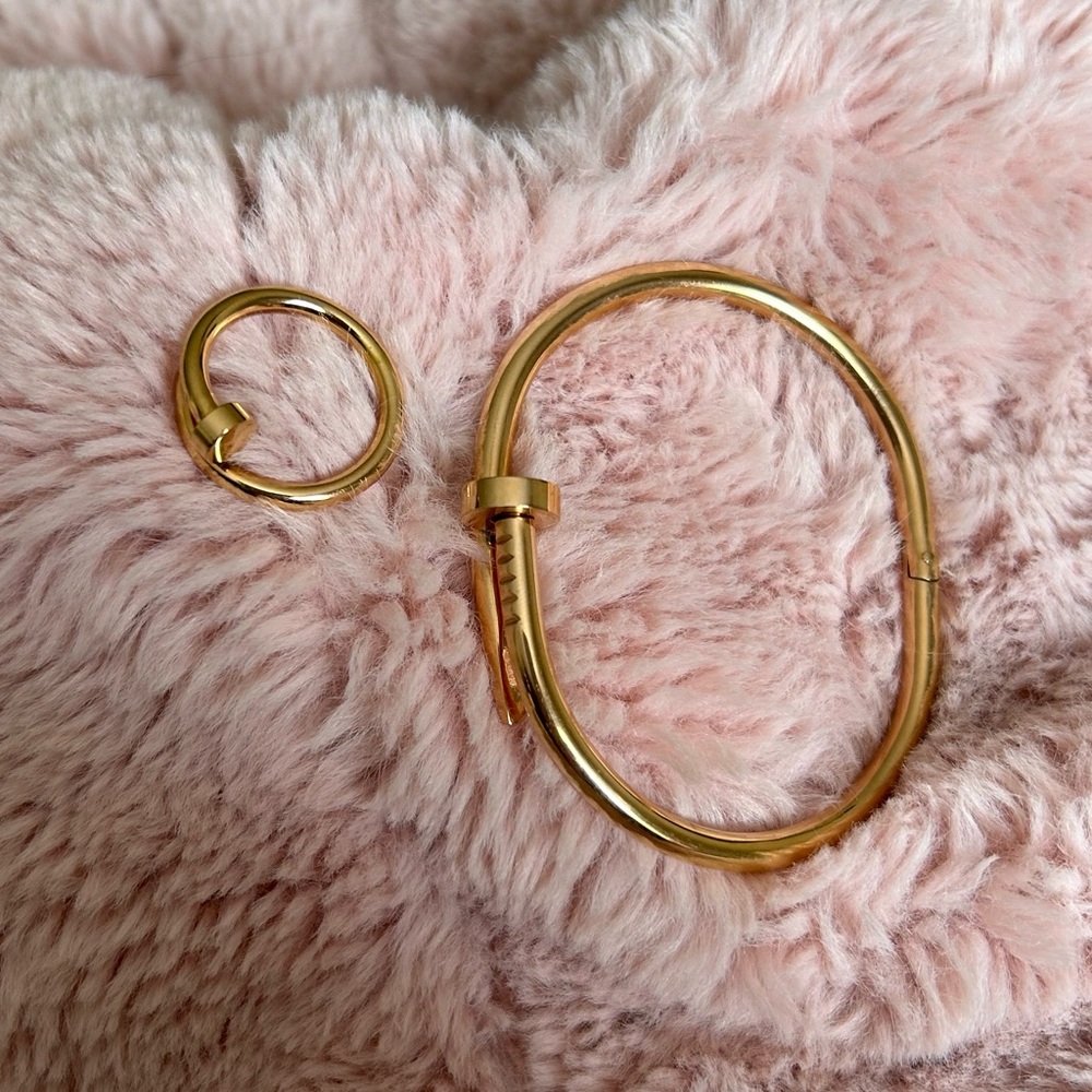 Jewelry set ring and bracelets